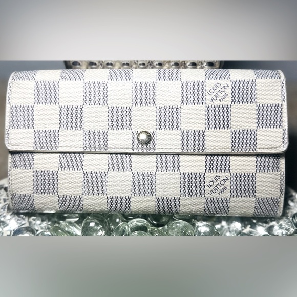 Louis Vuitton White and Gray Damier Azur Wallet (GUC)! - Picture 1 of 7